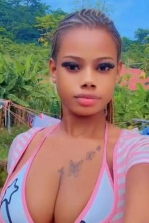 Ella Escort