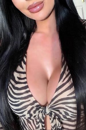 BORICUA, SWEET & DARING 939-250-7975
