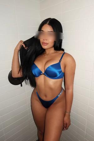 Petite Horny 😈 