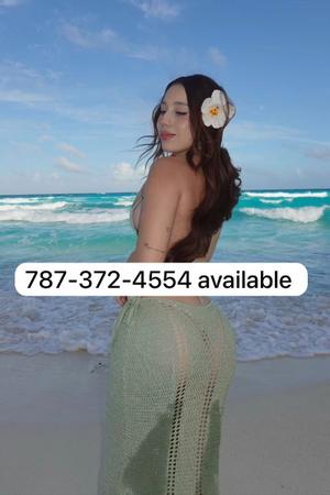 Stephanie Sánchez 