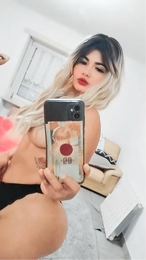 Britney Belvaux sans tabo
