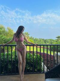 VIP Escort Alice WhatsApp:(+852) 47488410 WeChat：A