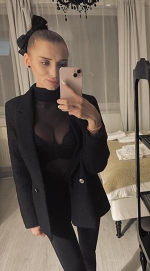 Mia 