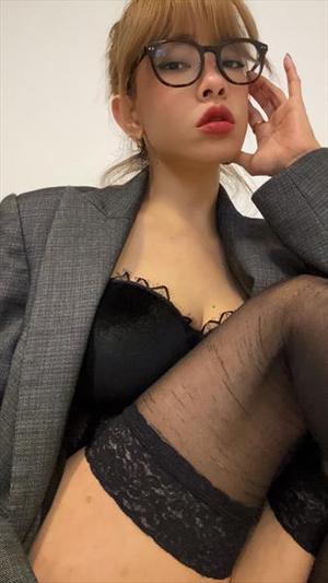 Asian Queen Bella