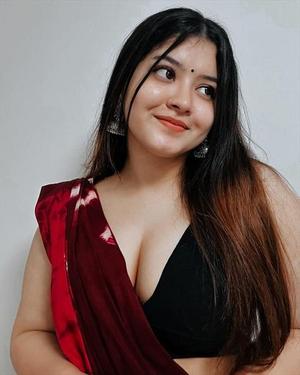 Sinthia Oyshi:Sinthia Oyshi