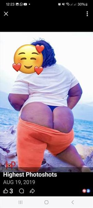 BBW Queen and samosa Petite:BBW Queen and Miss Pet